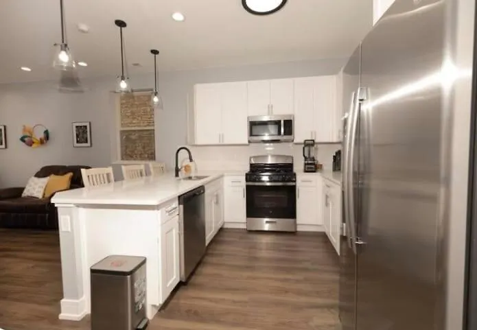 Pristine 3bdr 2ba Uchicago Chicago