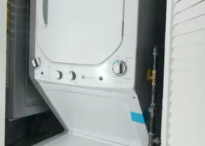 Pristine 3bdr 2ba Uchicago