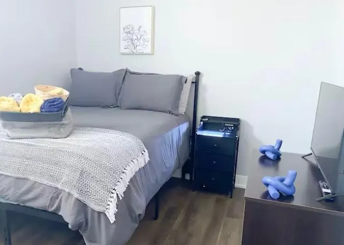 Pristine 3bdr 2ba Uchicago