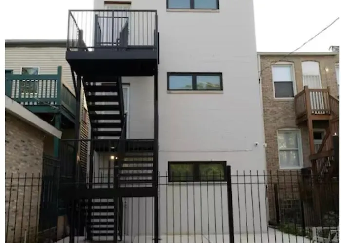 Pristine 3bdr 2ba Uchicago