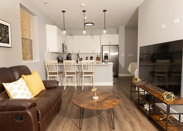 Pristine 3bdr 2ba Uchicago Apartment *